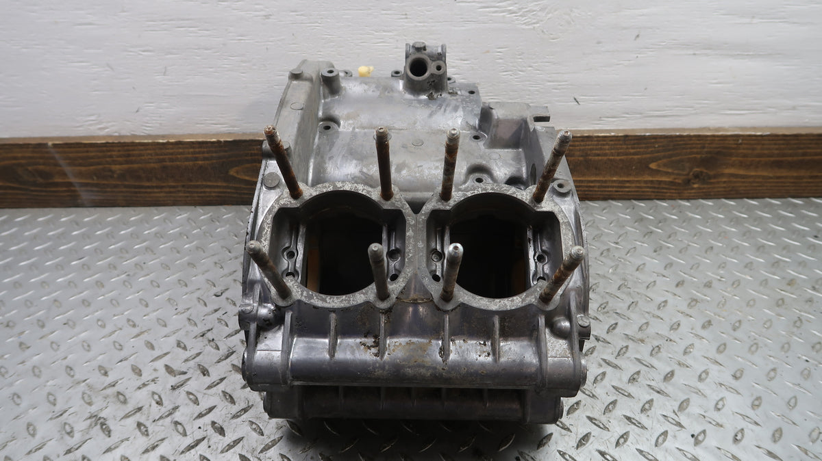 1970-1975 Yamaha R5C RD350 RD250 Crankcases OEM 278-15100-02-00