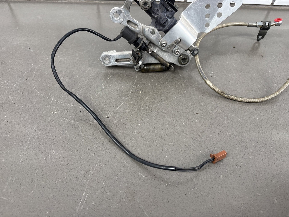 1999-2000 Yamaha YZF-R6 Right Rearset Rear Brake Master Cylinder OEM