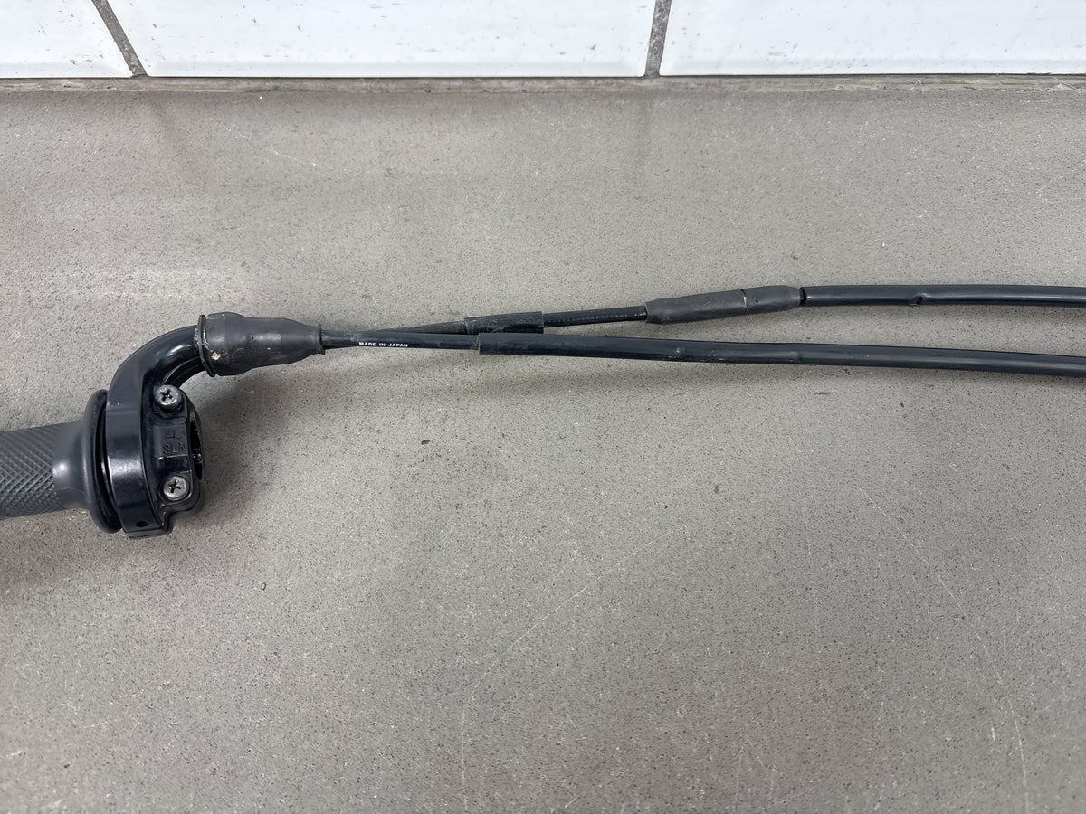 1999-2007 Yamaha YZF600R Throttle Tube Grip Housing with Throttle Cables OEM