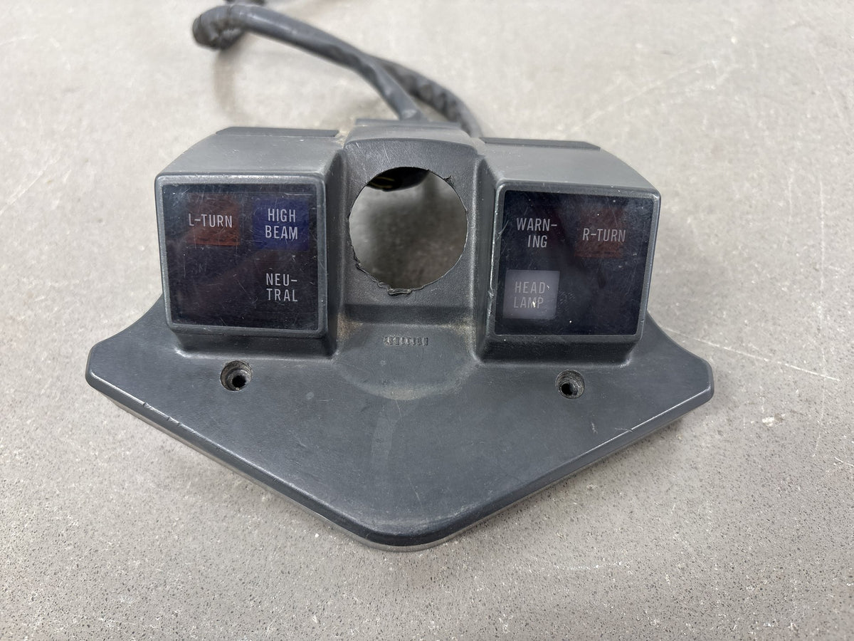 1983 Kawasaki GPZ750 ZX750A Indicator Light Panel Dash Housing OEM