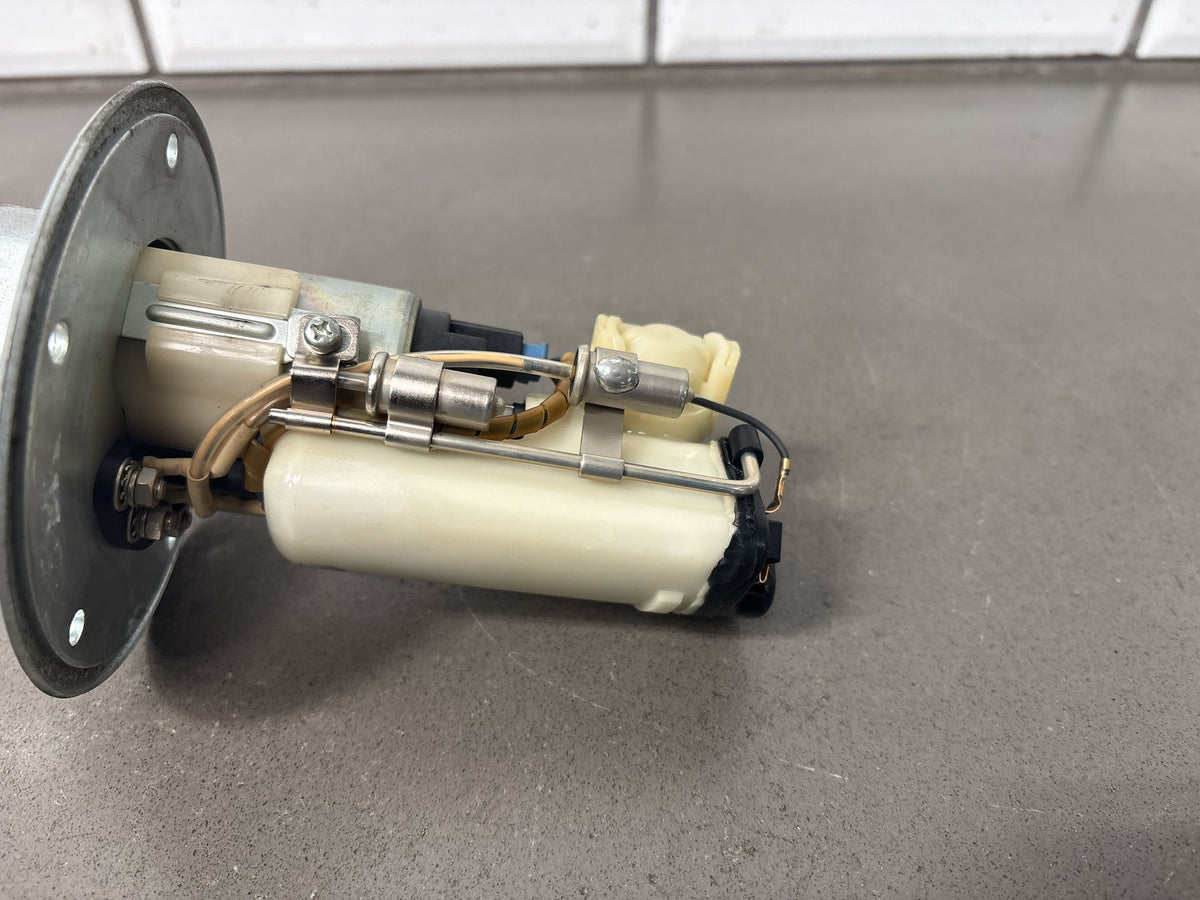 05-07 Suzuki SV650 SV650S Fuel Pump Assembly OEM 15100-16G00