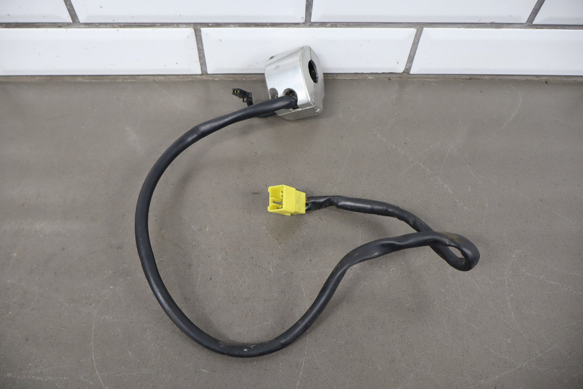 2001-02 Suzuki VL800 Volusia Left Switch OEM 37400-48E30