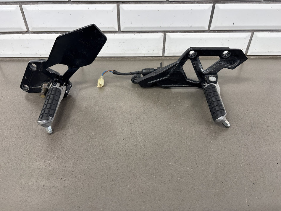 1991-93 Kawasaki ZX-11 ZX1100C Rearsets Left Right Pegs Brackets OEM 35011-1520