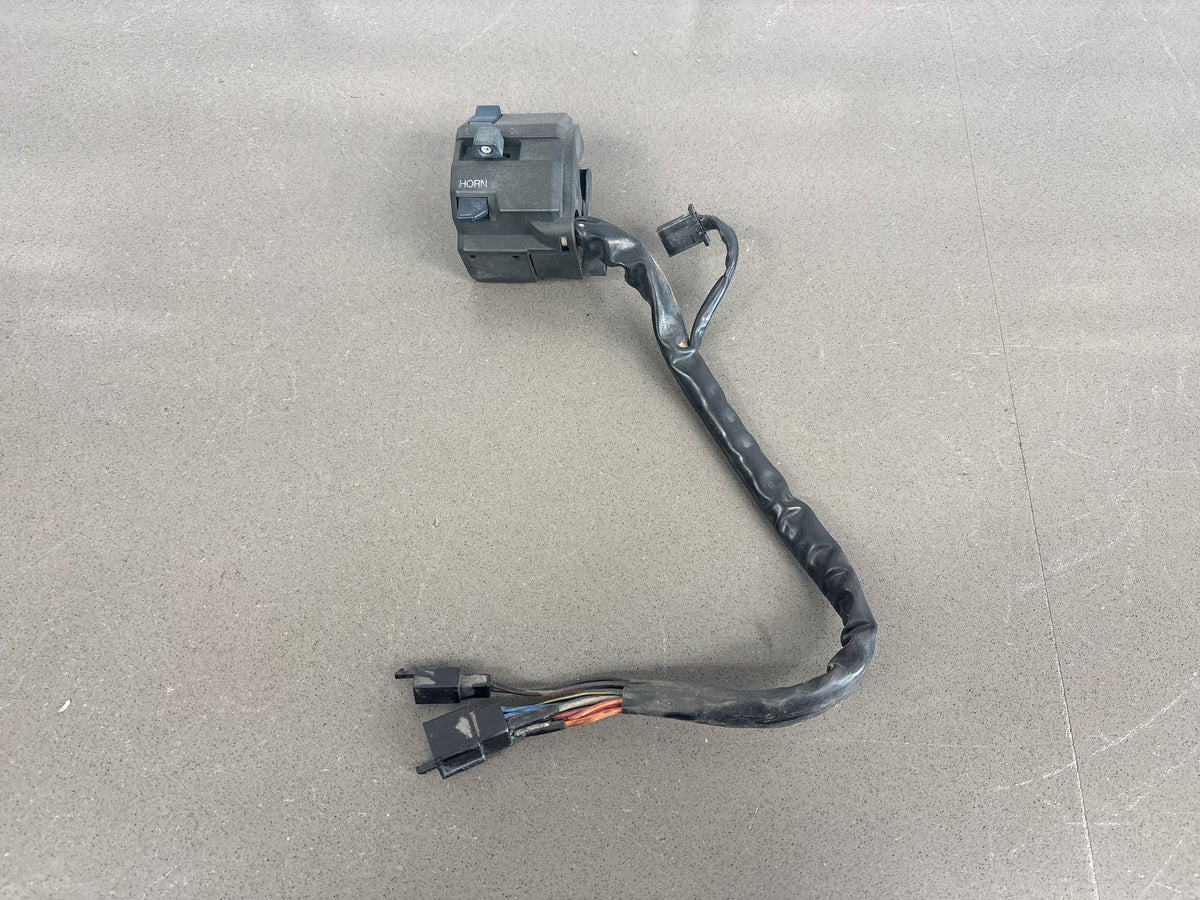 1990-1993 Kawasaki Ninja ZX-11 ZX1100C Left Handlebar Switch Housing 46091-1533