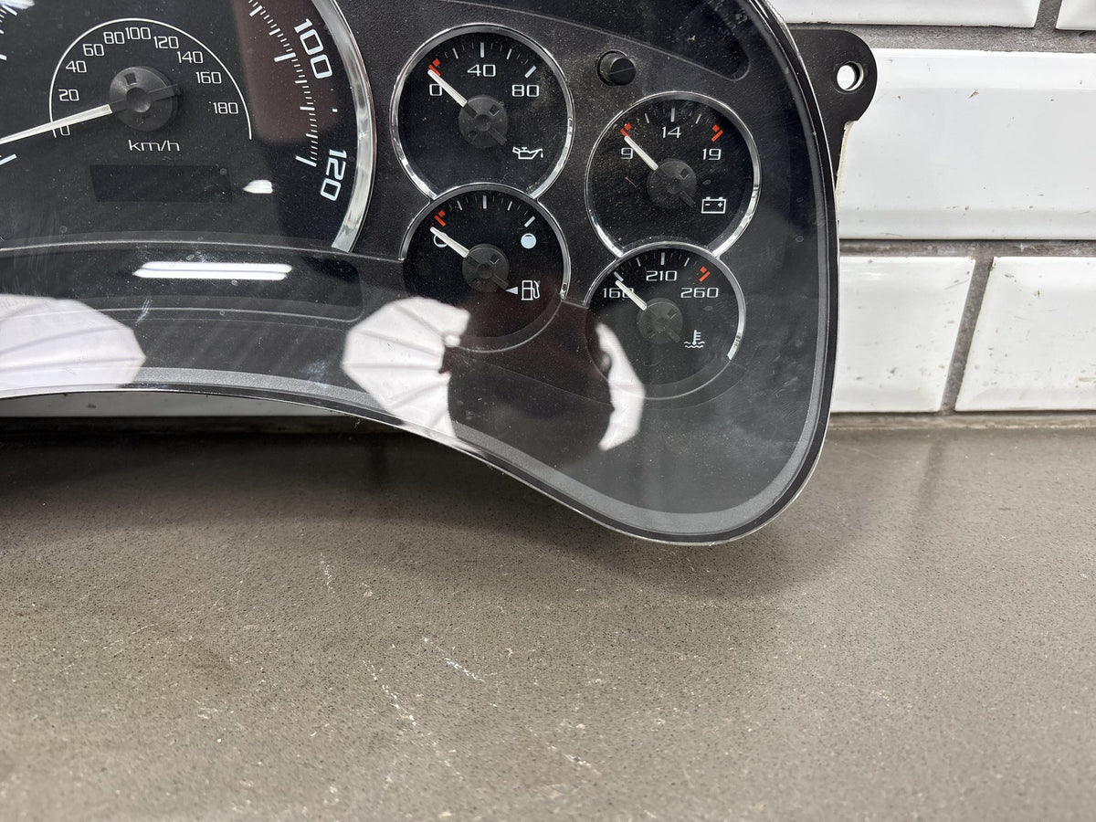03-06 GMT800 Cadillac Escalade Platinum Speedometer Cluster Rebuilt LED 174k