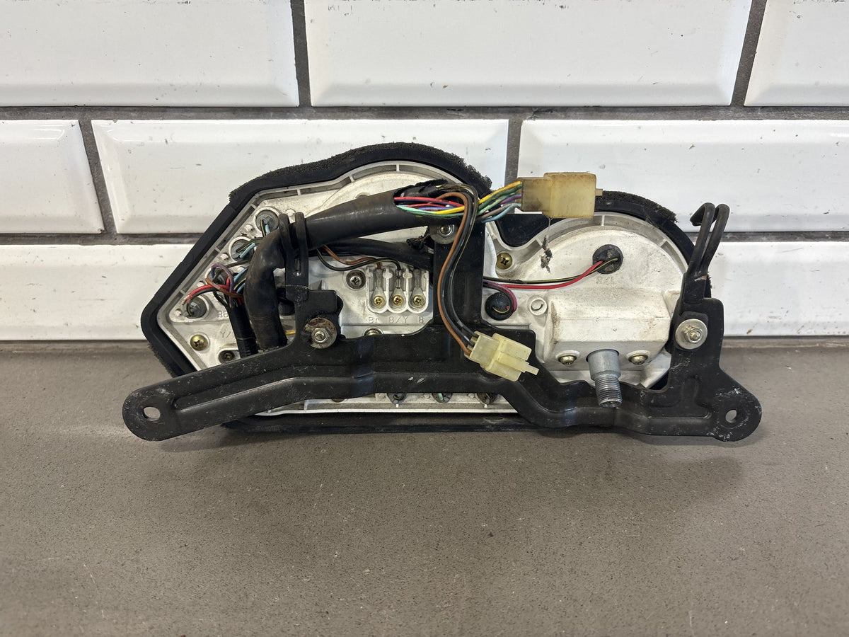 1990-1993 Kawasaki Ninja ZX-11 ZX1100C Speedometer Gauge Cluster MPH 25001-1789