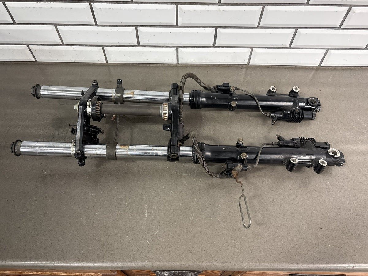 1982-1985 Kawasaki GPZ750 Front End Complete Forks Triple Trees OEM Straight