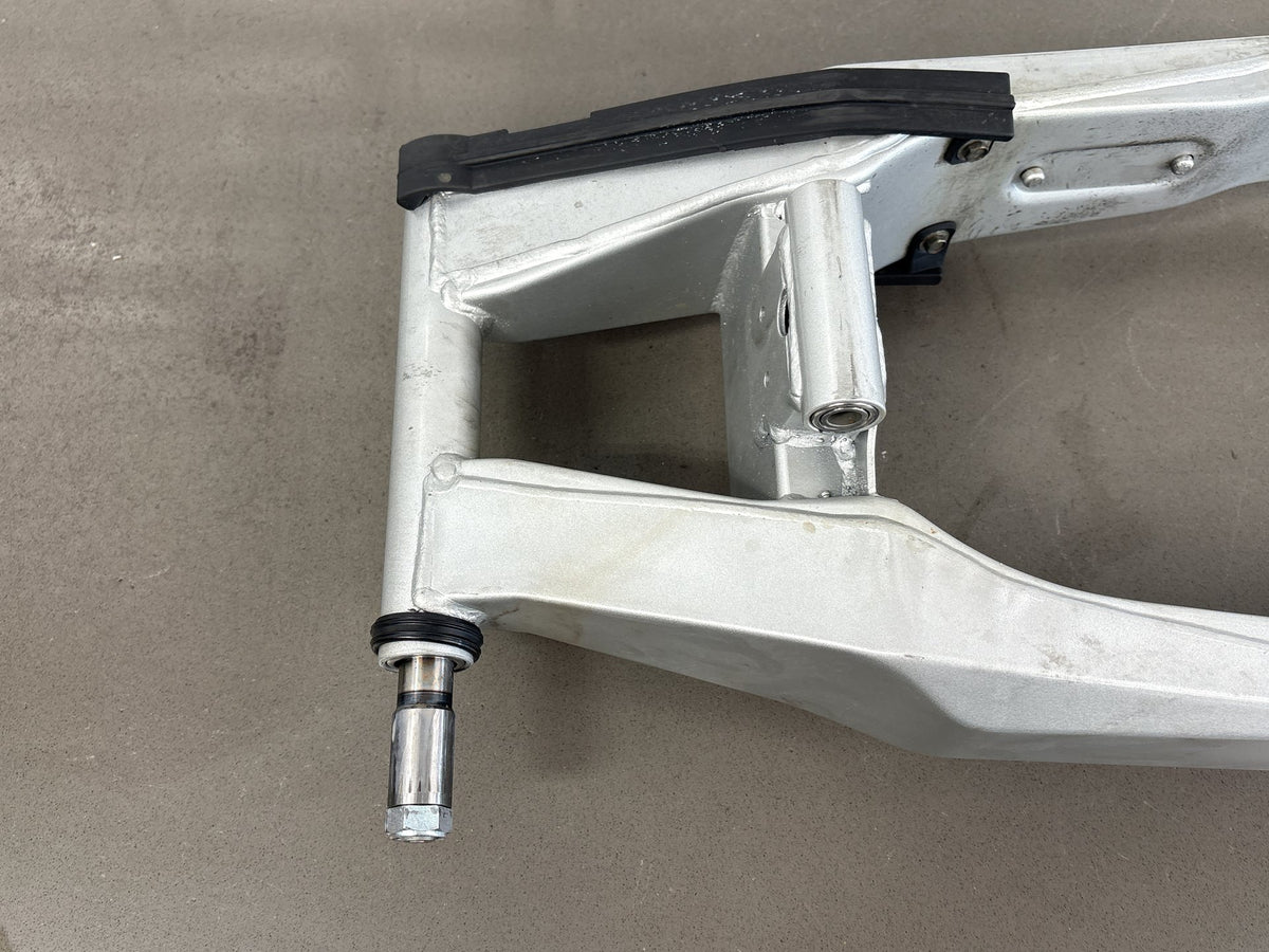 1999-2007 Yamaha YZF600R Swingarm Swing Arm Chain Slider Pivot Bolt Silver OEM