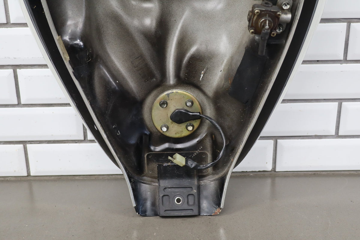 2001 Suzuki VL800 Volusia Fuel Tank Black White FP4