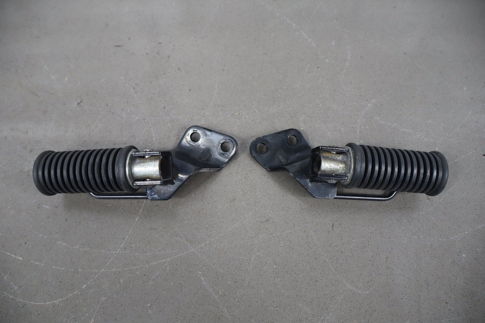 2001-04 Suzuki VL800 Volusia Passenger Pegs OEM