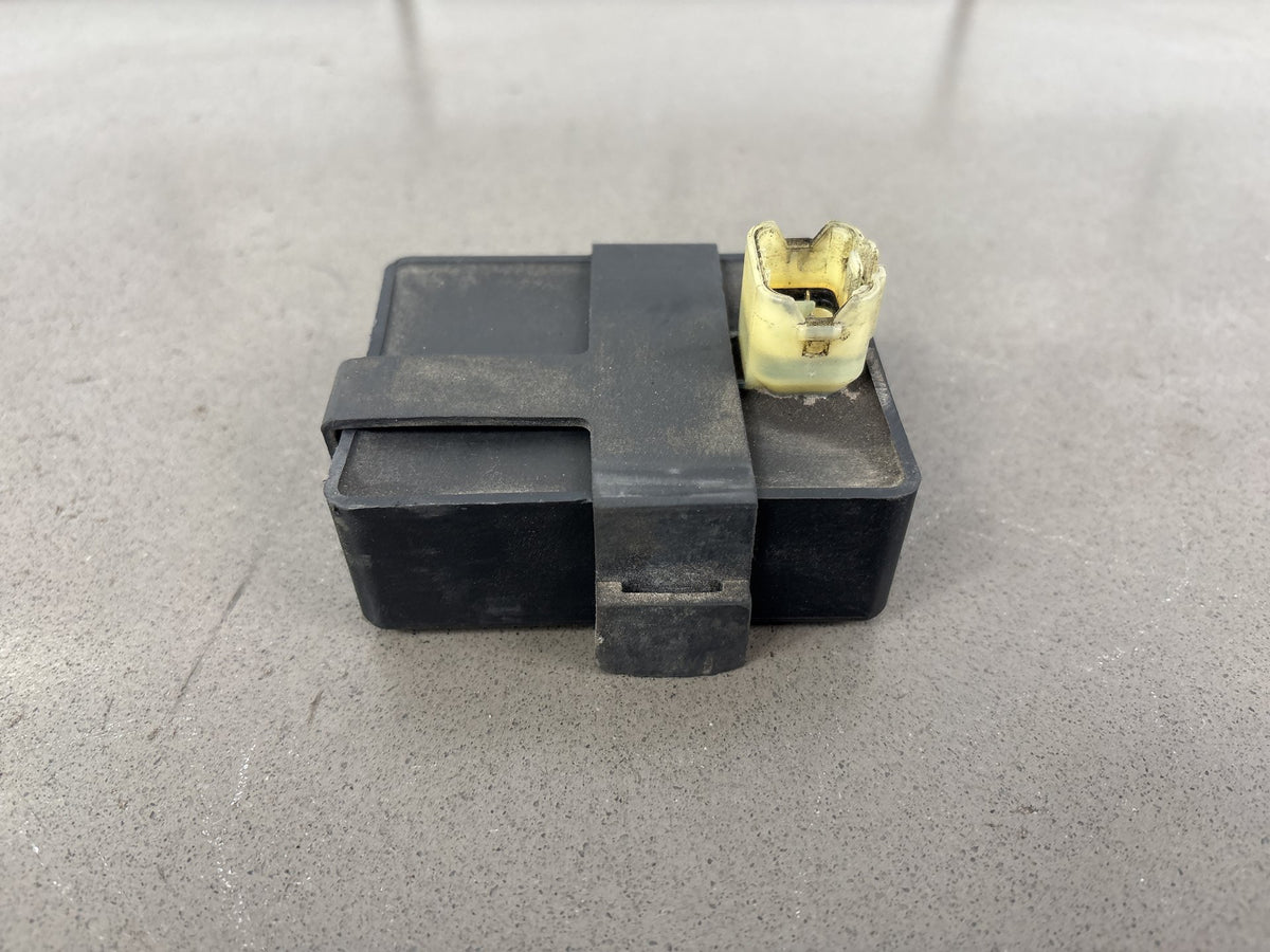 2000 Honda Super Hawk 1000 VTR1000F CDI Igniter Units MBBA A 003A And CI689 OEM