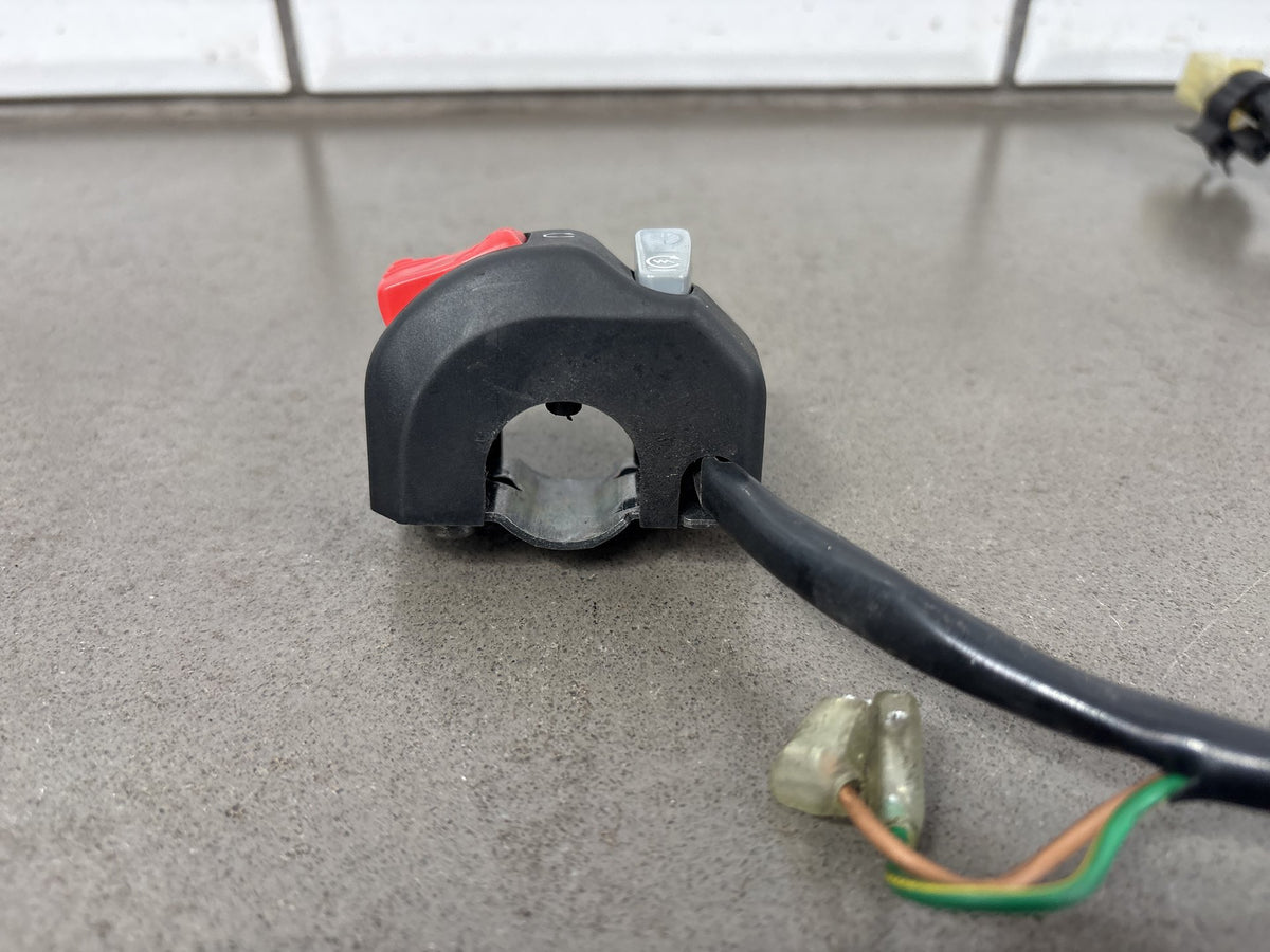 1999-2007 Yamaha YZF600R 3K Mile Right Handlebar Switch Housing Start Kill OEM
