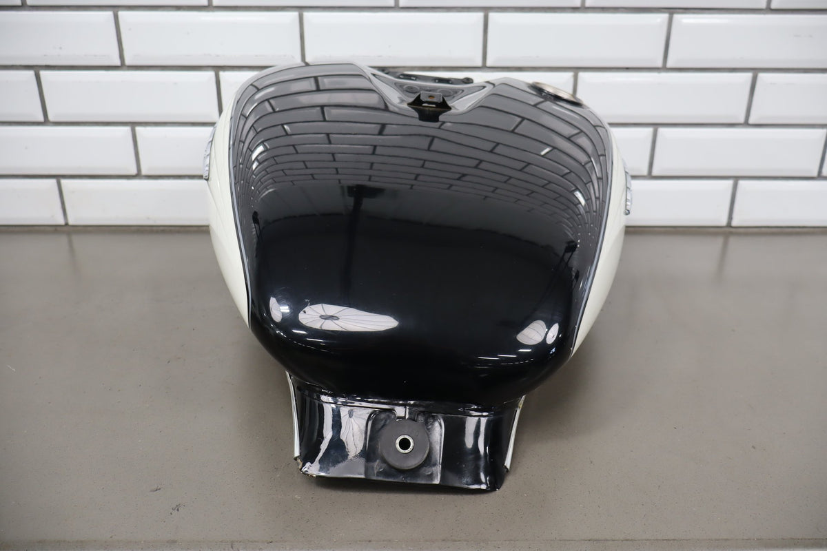 2001 Suzuki VL800 Volusia Fuel Tank Black White FP4