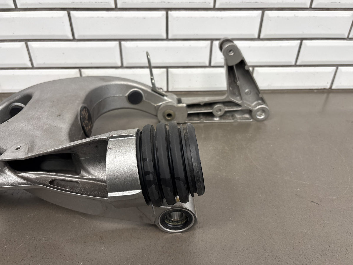 2010-2014 Kawasaki Concours 14 ZG1400 Swingarm 33001-0145