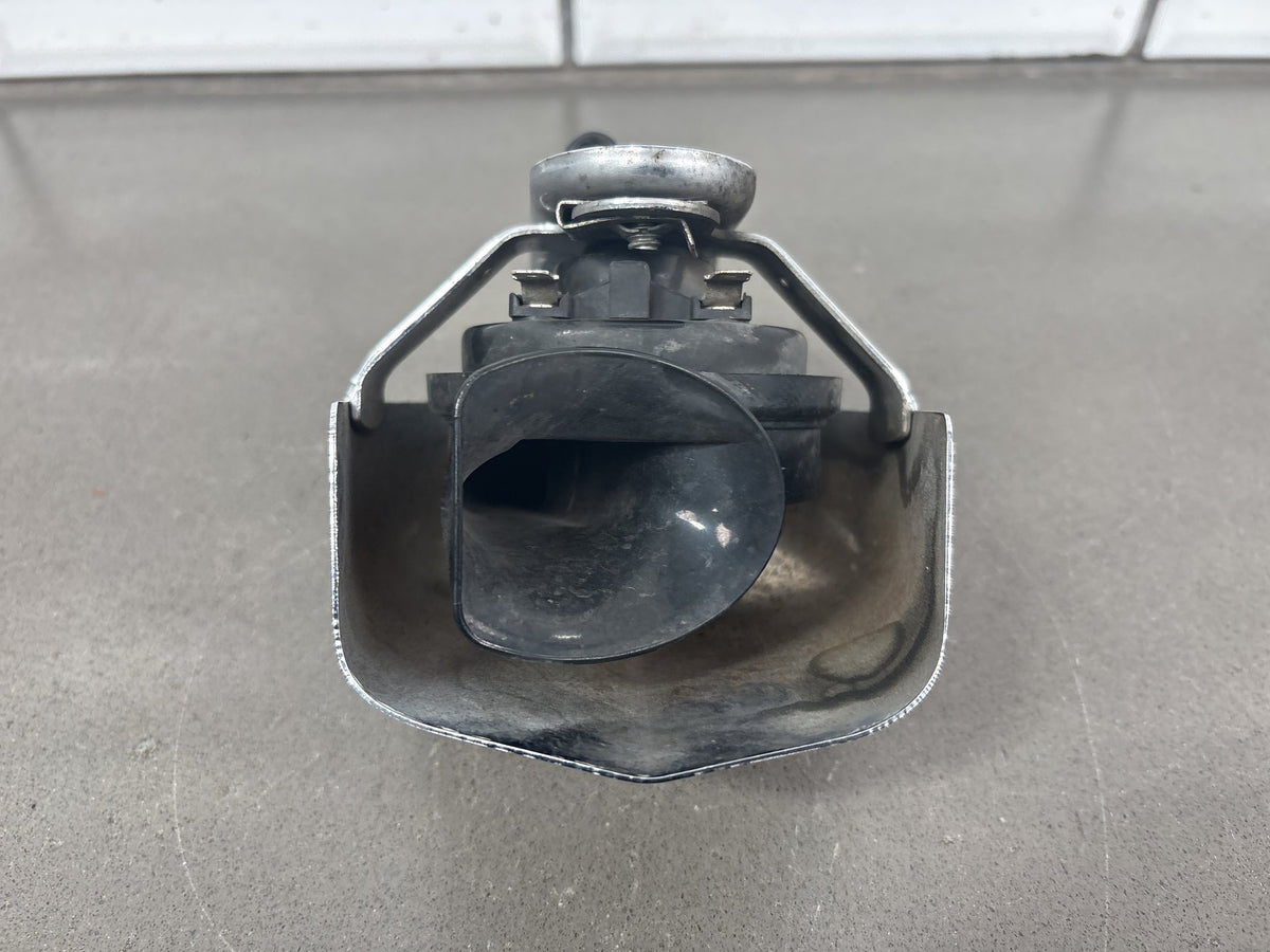 2001-2005 Harley Road King FLHR FLHRCI Horn Chrome Cover Bracket OEM 69060-90F