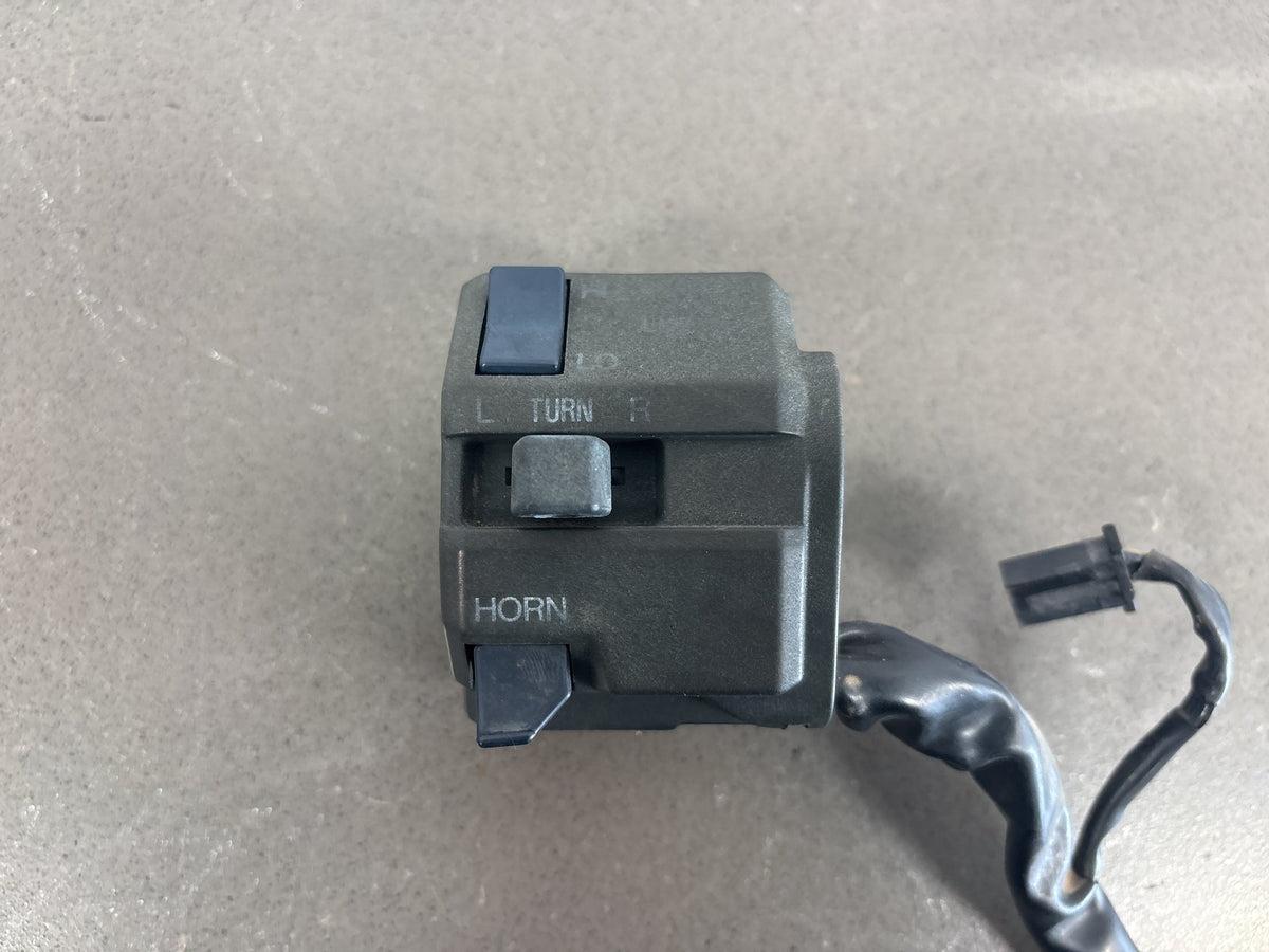 1990-1993 Kawasaki Ninja ZX-11 ZX1100C Left Handlebar Switch Housing 46091-1533
