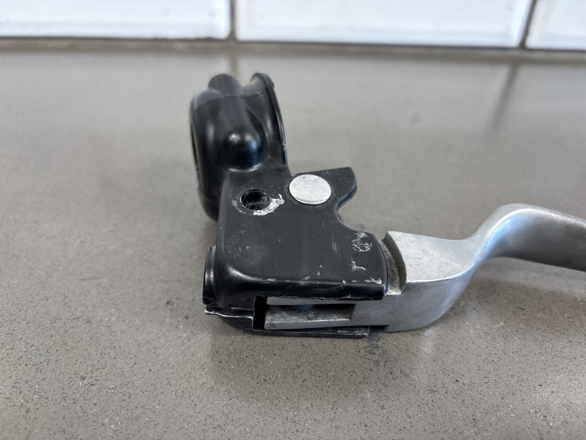 2000-2006 Harley Road King FLHRCI Left Clutch Perch Lever Assembly OEM 38608-96