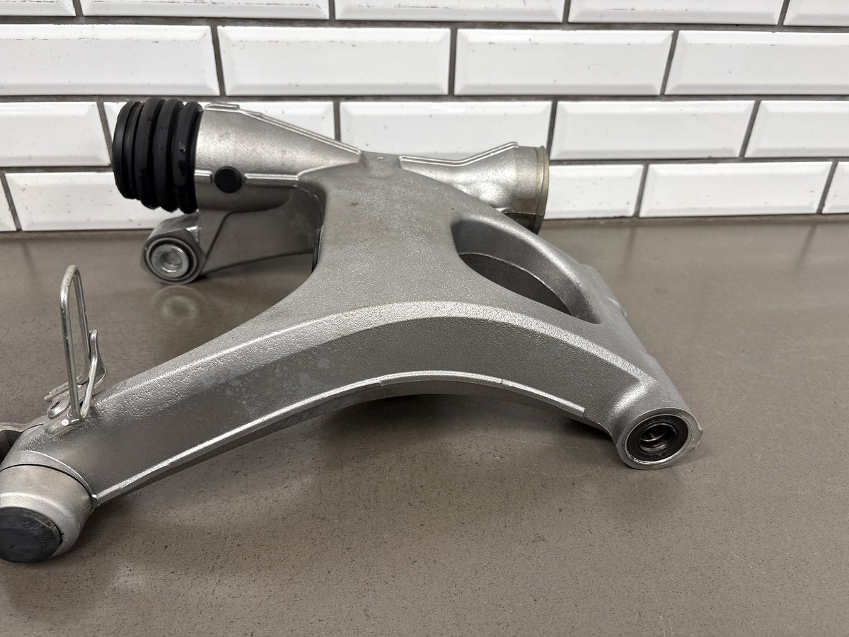 2010-2014 Kawasaki Concours 14 ZG1400 Swingarm 33001-0145