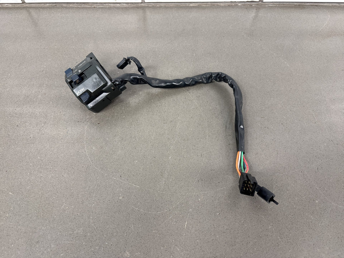 1990-1993 Kawasaki Ninja ZX-11 ZX1100C Left Handlebar Switch Housing 46091-1533