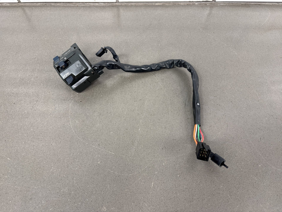 1990-1993 Kawasaki Ninja ZX-11 ZX1100C Left Handlebar Switch Housing 46091-1533