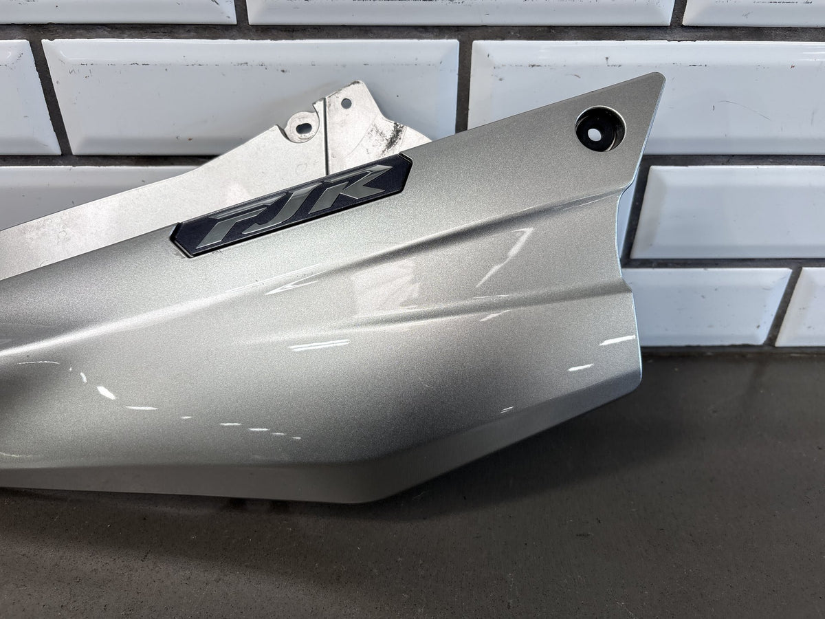 2006-2011 Yamaha FJR1300 Right Side Cover Panel Silver OEM 3P6-21721-00-P0