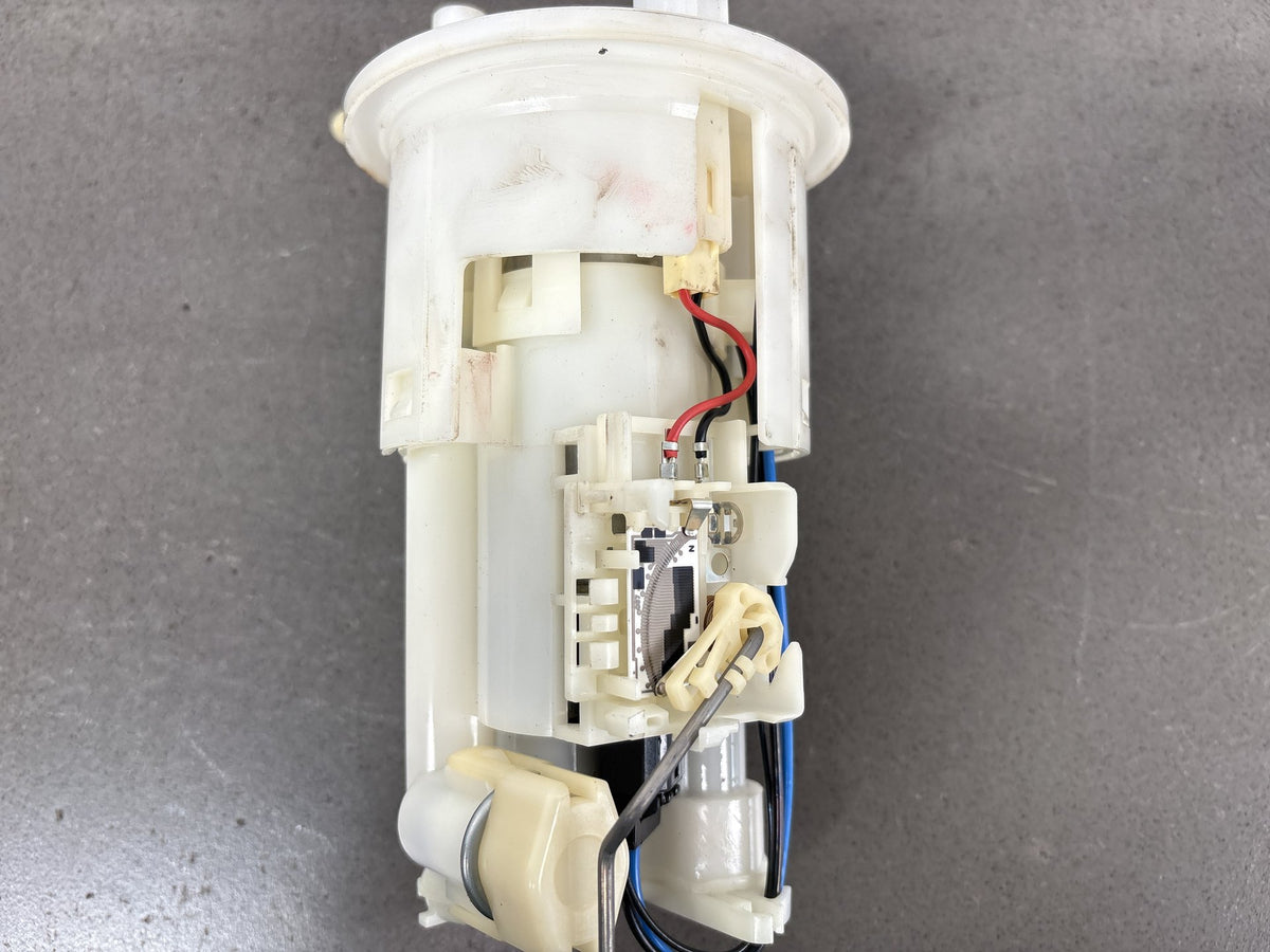 2006-2007 Yamaha FJR1300 Fuel Pump Assembly Level Sender OEM 5JW-13907-21-00