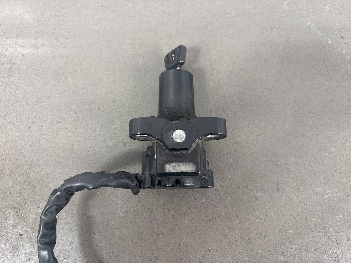 2006-2007 Yamaha FJR1300 Ignition Switch Gas Cap Seat Lock ECU Lock Set One Key