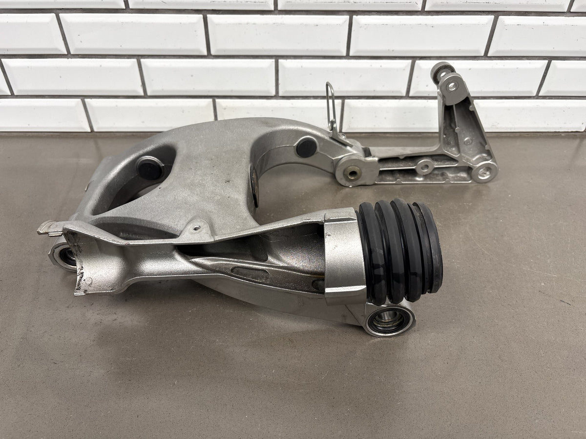 2010-2014 Kawasaki Concours 14 ZG1400 Swingarm 33001-0145