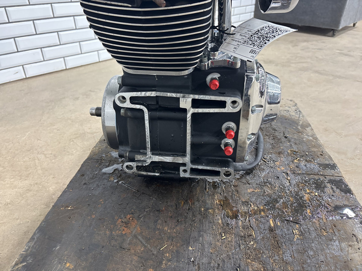 1999-2006 Harley Road King FLHRCI Twin Cam 88 EFI Engine Video/Compression Test