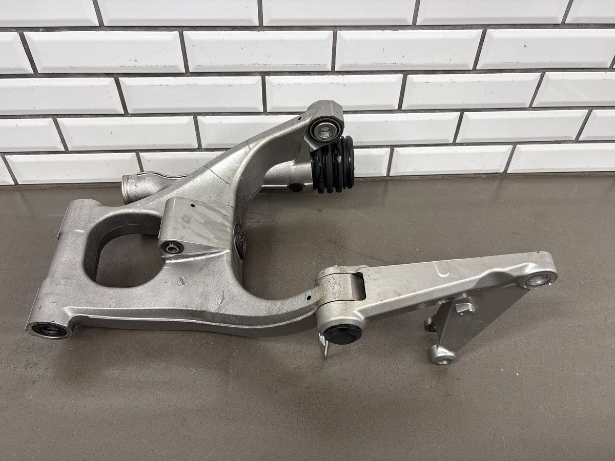 2010-2014 Kawasaki Concours 14 ZG1400 Swingarm 33001-0145