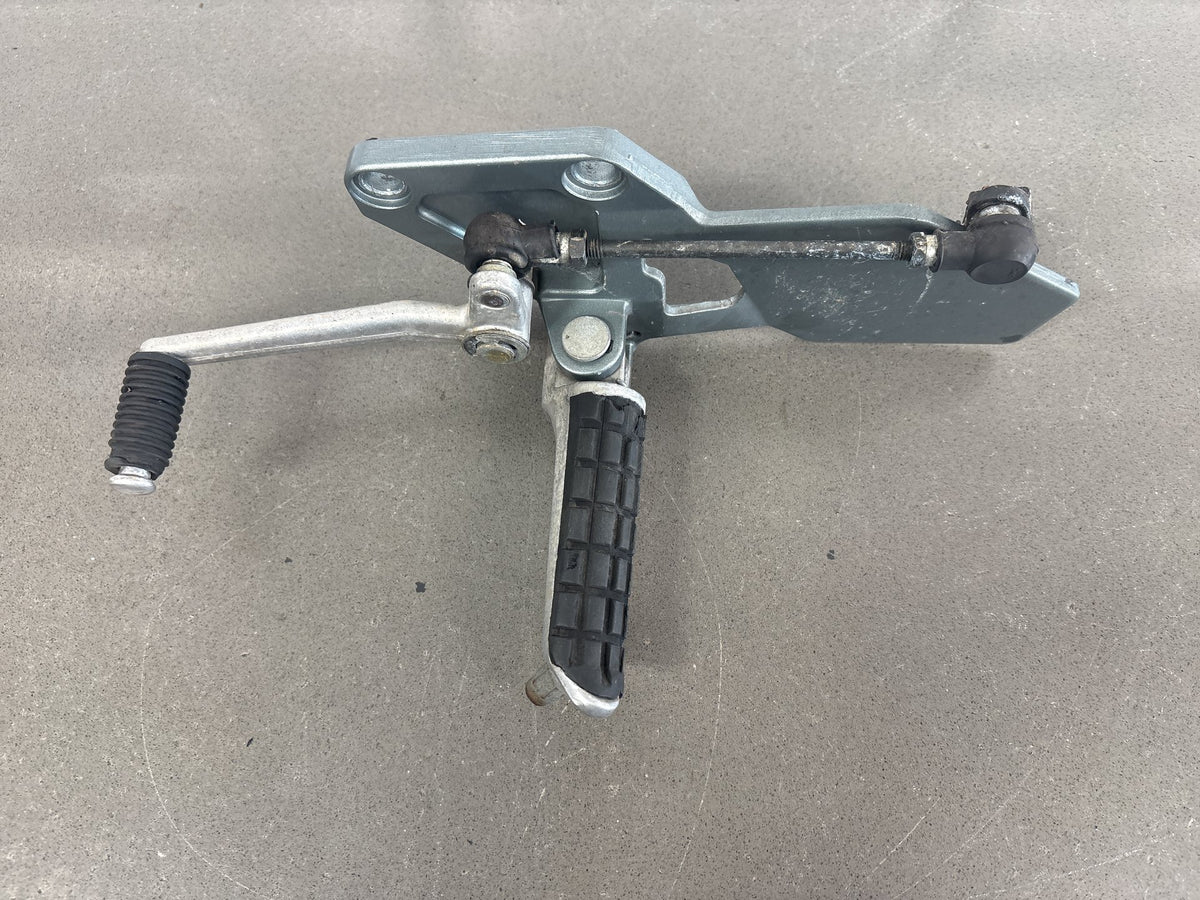 91-93 Kawasaki Ninja ZX-11 ZX1100C Rearsets Left Right Brackets Pegs 35011-1520