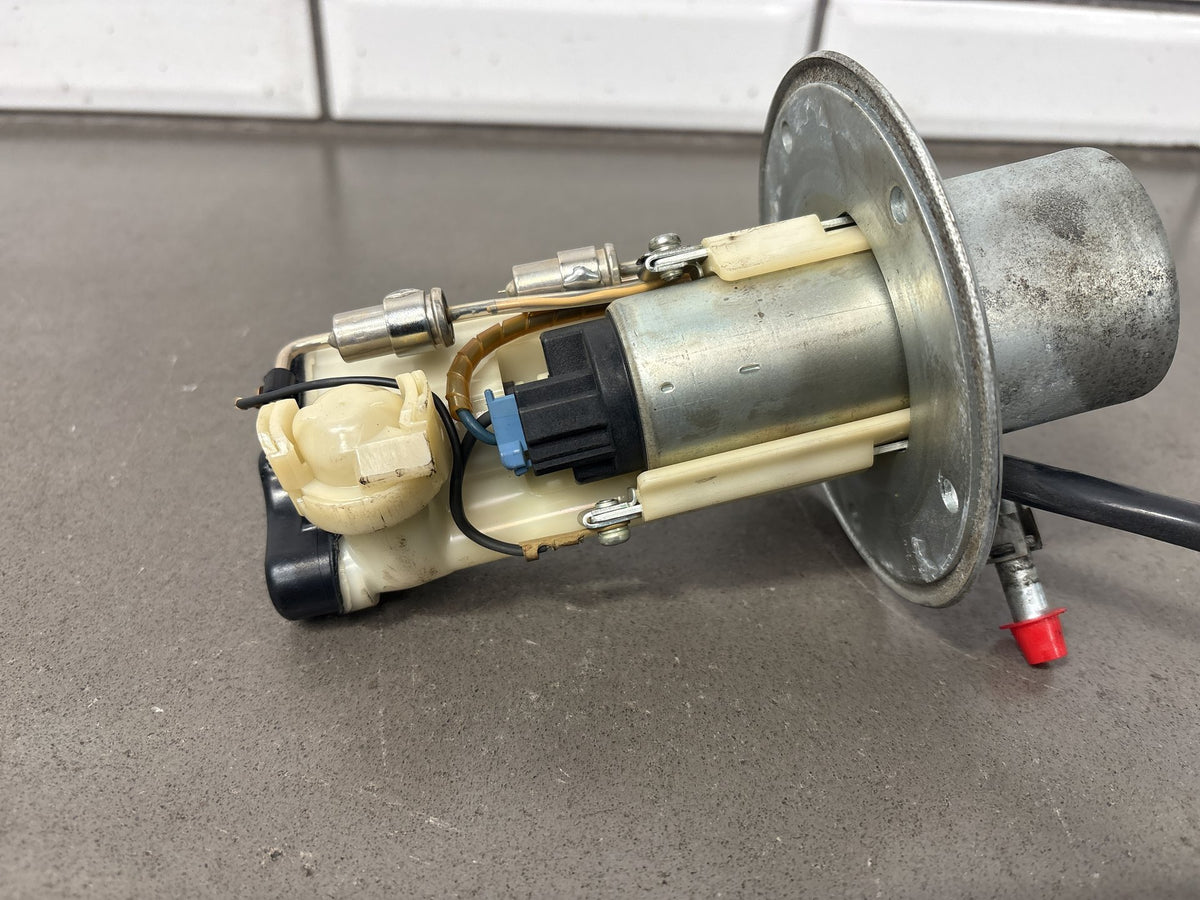 05-07 Suzuki SV650 SV650S Fuel Pump Assembly OEM 15100-16G00