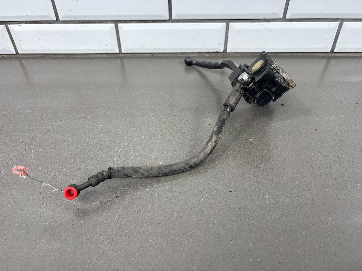 1983 Kawasaki GPZ750 ZX750A Front Brake Master Cylinder with Lines OEM