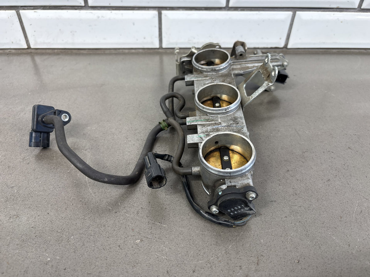2005-2010 Triumph Sprint ST 1050 Speed Triple Throttle Bodies T1240460 OEM