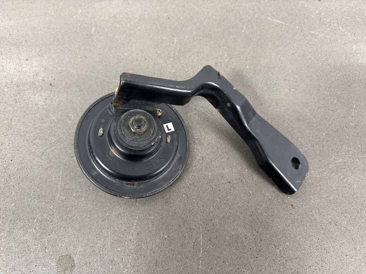 1990-1993 Kawasaki Ninja ZX-11 ZX1100C Horn Pair With Brackets OEM 27003-1320