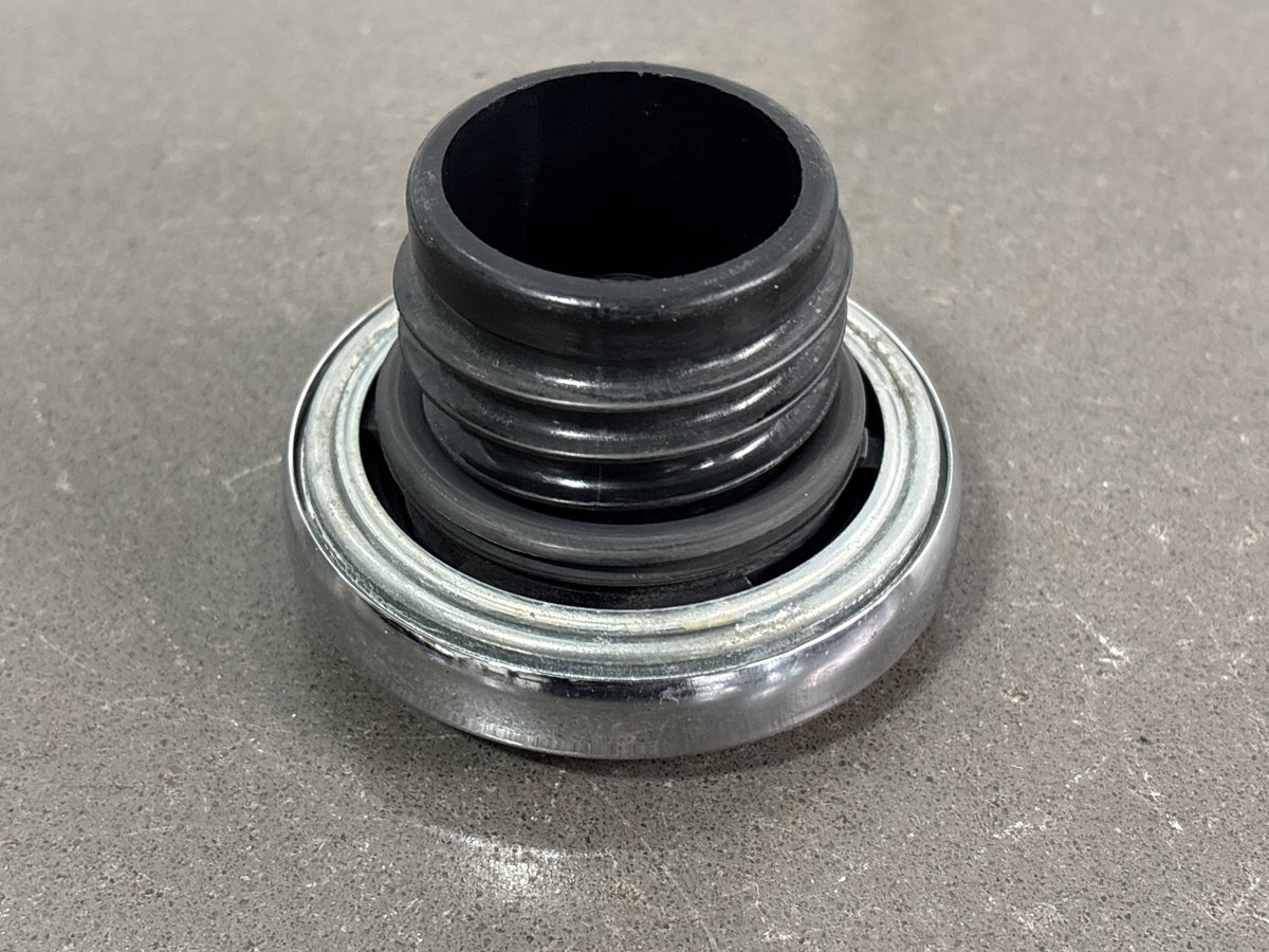 00-05 Harley Heritage Softail FLSTC 99-06 Road King Right Fuel Cap OEM 61272-92C