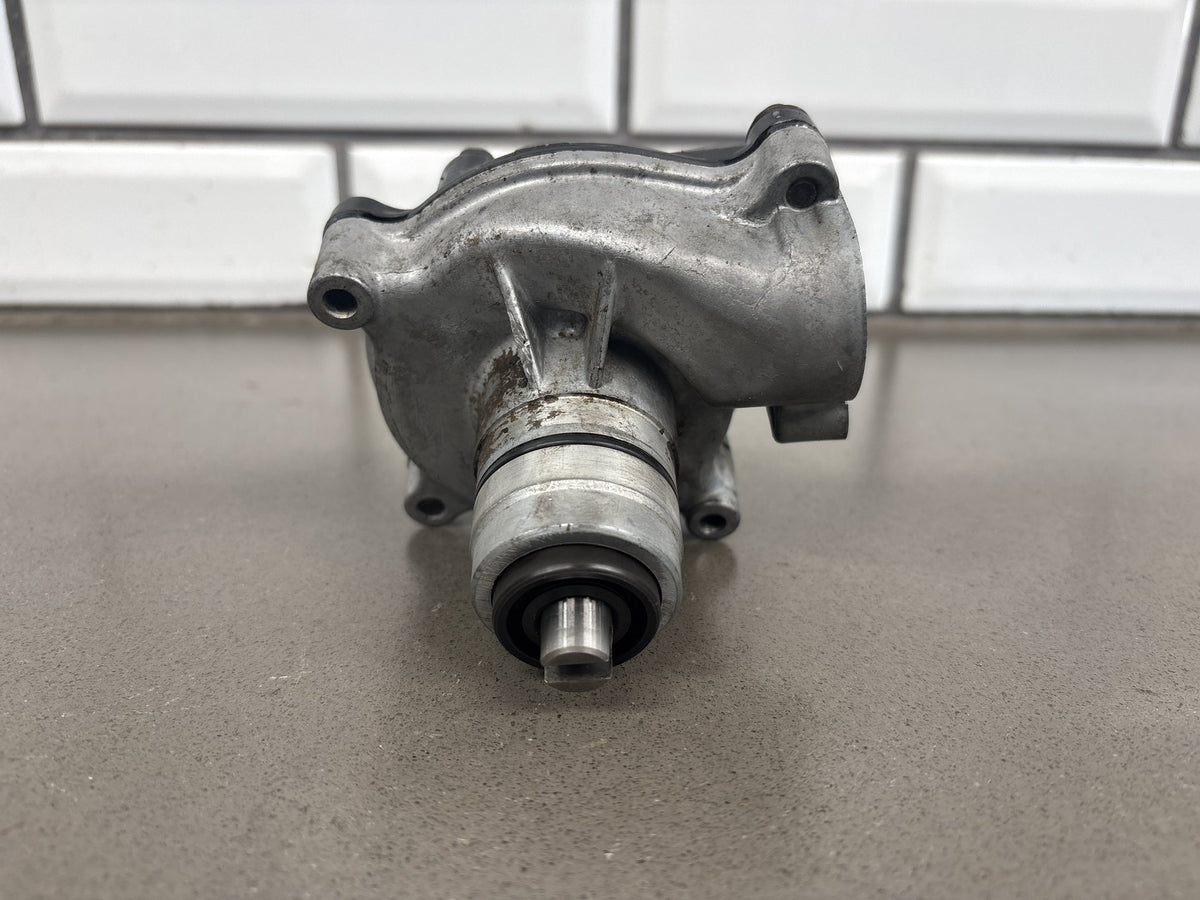 1990-1993 Kawasaki Ninja ZX-11 ZX1100C Water Pump OEM 49044-1062