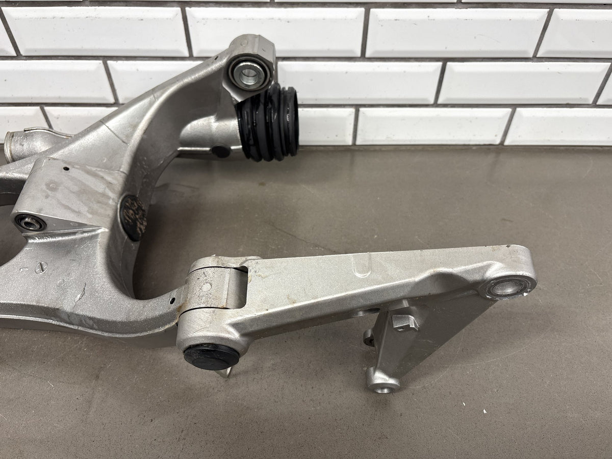 2010-2014 Kawasaki Concours 14 ZG1400 Swingarm 33001-0145