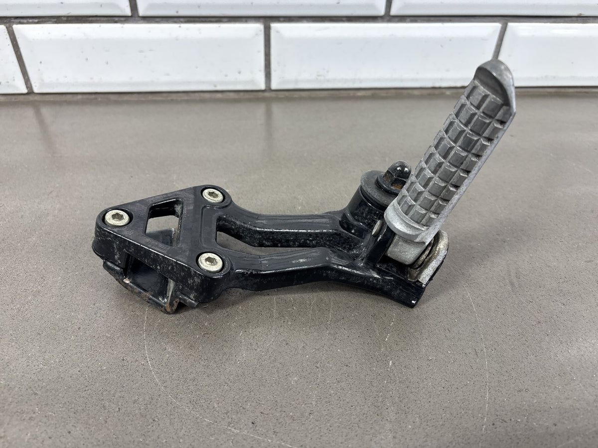 1990-1993 Kawasaki ZX-11 ZX1100C Passenger Pegs Brackets Pair OEM 35011-1521