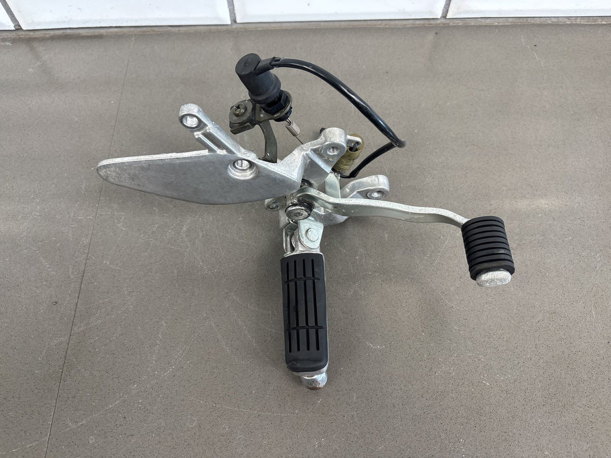 1999-2007 Yamaha YZF600R Pair Left Right Rearsets Shift Lever Brake Pedal OEM
