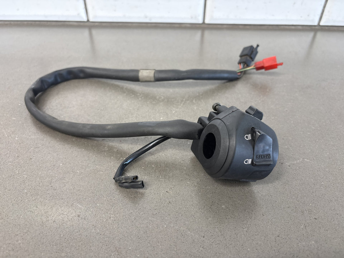 2002-05 Honda VFR800 Interceptor Left Handlebar Switch OEM 35020-MCW-A00