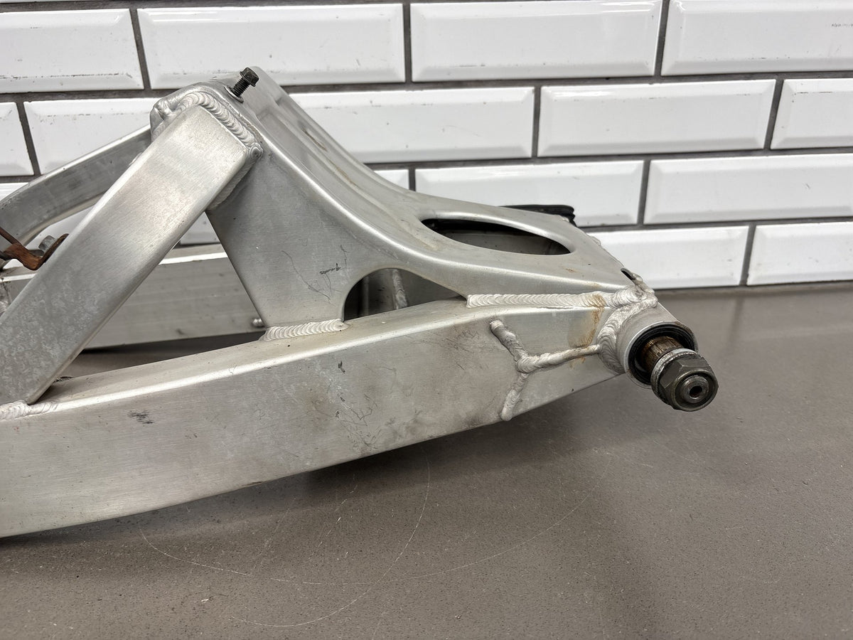 1999-2000 Yamaha YZF-R6 Rear Swingarm Swing Arm OEM