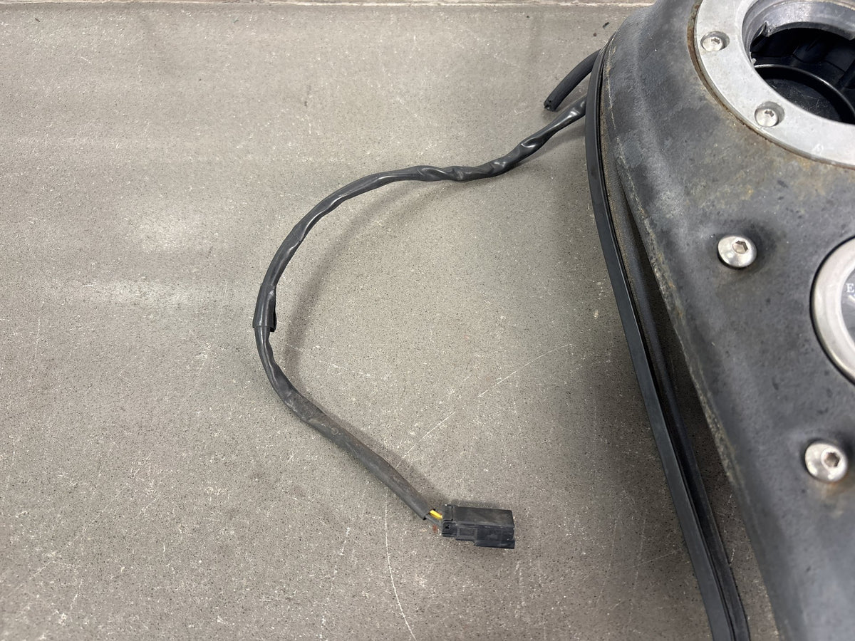 2006 Dyna Super Glide FXDI Harley Tank Dash Console 61692-04