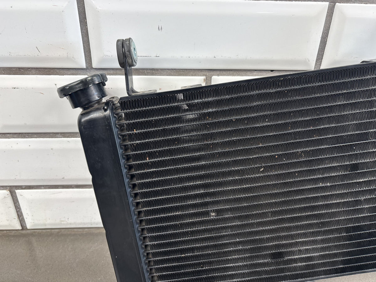 1999-2007 Yamaha YZF600R 3K Mile Radiator With Cap Engine Cooling Black OEM
