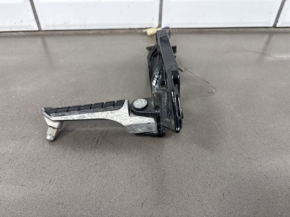 1991-93 Kawasaki ZX-11 ZX1100C Rearsets Left Right Pegs Brackets OEM 35011-1520