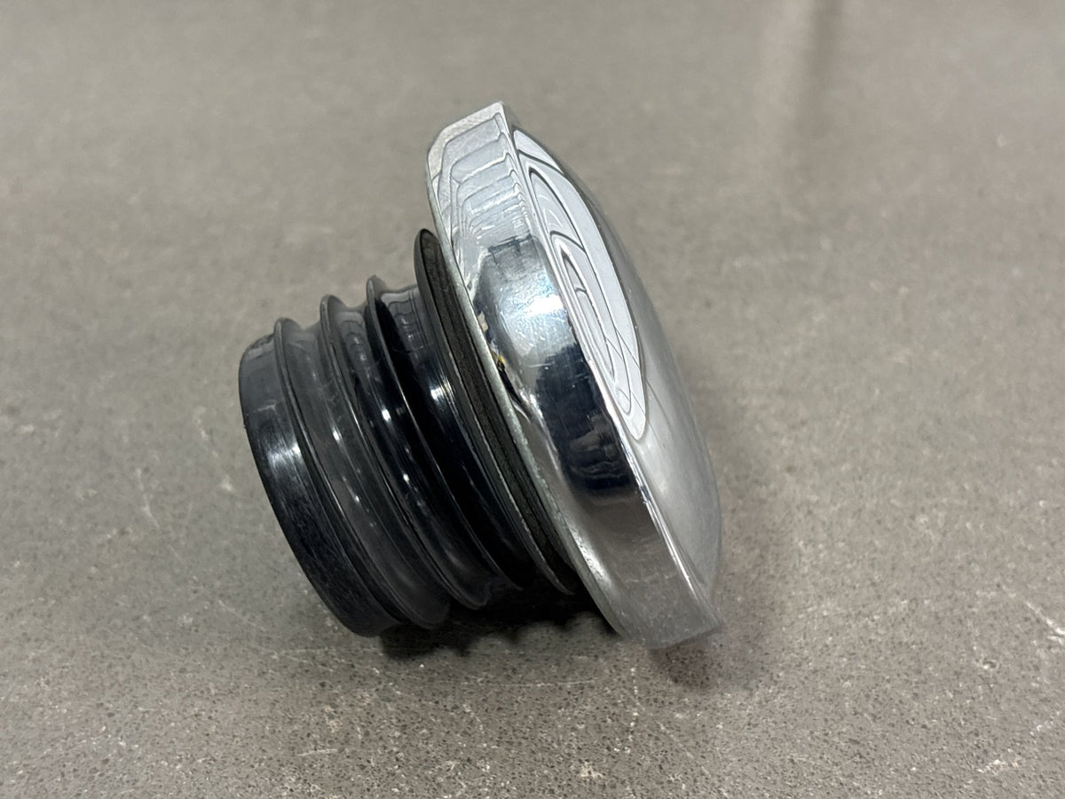 00-05 Harley Heritage Softail FLSTC 99-06 Road King Right Fuel Cap OEM 61272-92C