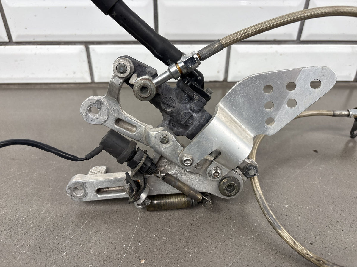 1999-2000 Yamaha YZF-R6 Right Rearset Rear Brake Master Cylinder OEM