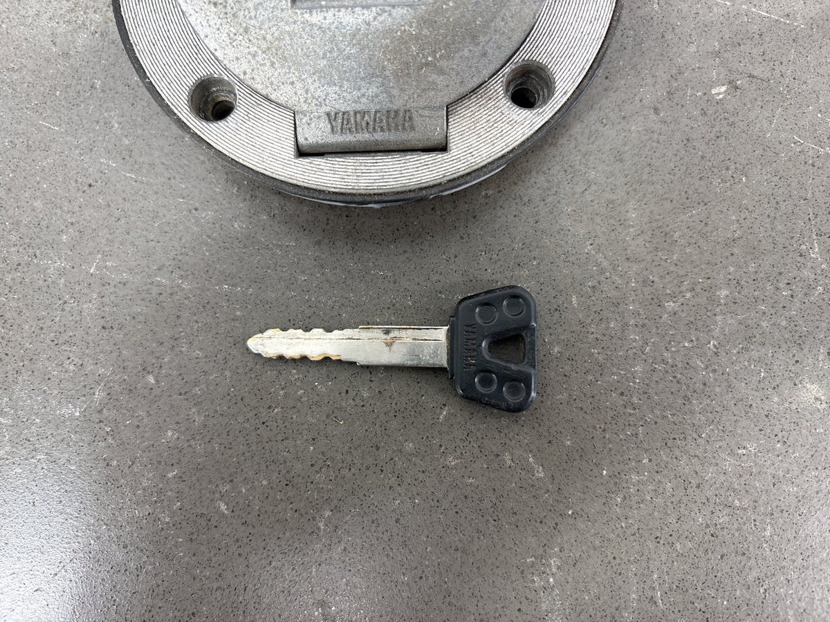 1998-2002 Yamaha YZF-R6 Gas Cap with Key Assembly OEM