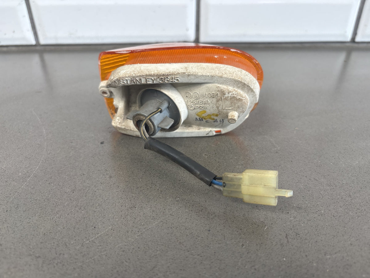 1990-1993 Kawasaki ZX-11 ZX1100C Front Turn Signal Pair LH RH OEM 23040-1208