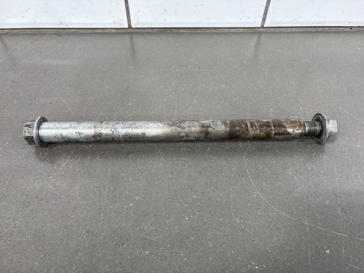 06-07 Dyna Super Glide Street Bob Wide Glide Harley Rear Axle 41114-06